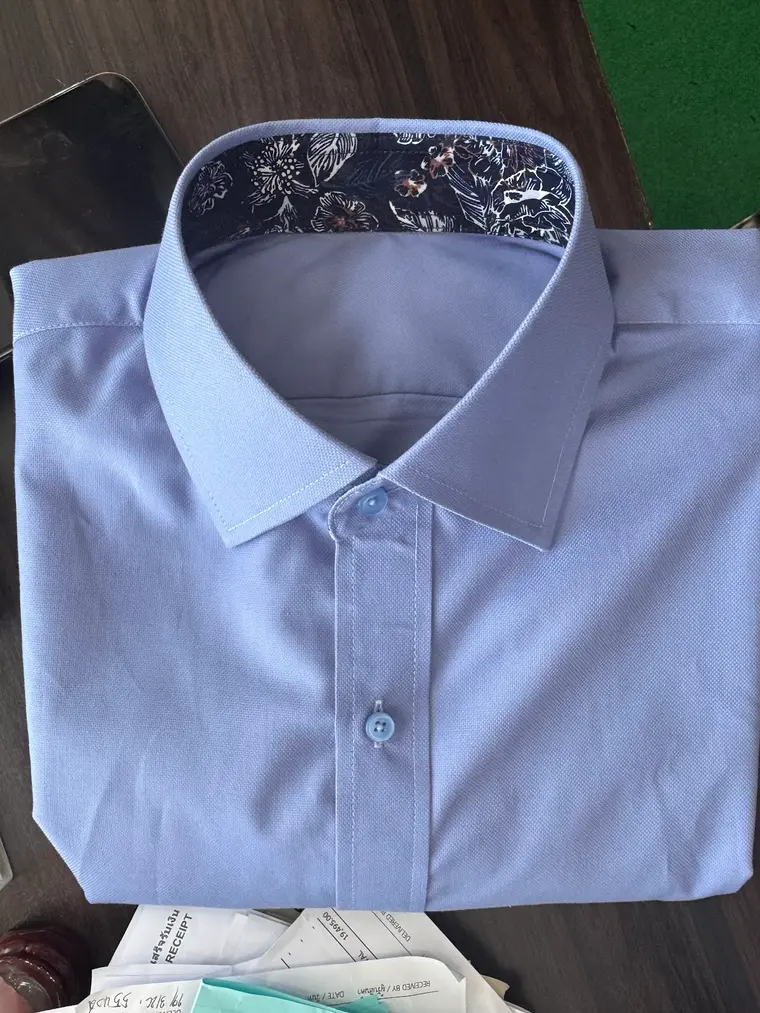 Made-to-measure blue dress shirt